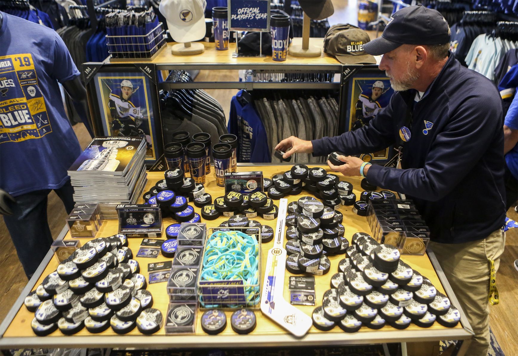 Stanley Cup: Fans watch Game 7 at Enterprise Center